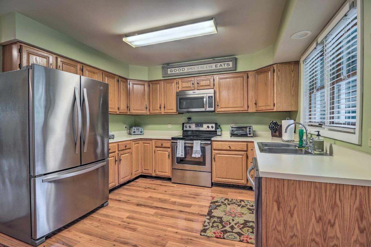 Lake Placid Gem With Patio And Views Less Than 1 Mi To Beach! エクステリア 写真